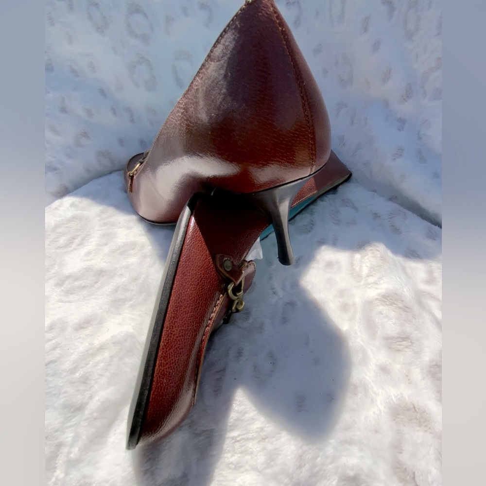 NWOB Rust Color Coach Pump. - Picture 5 of 5